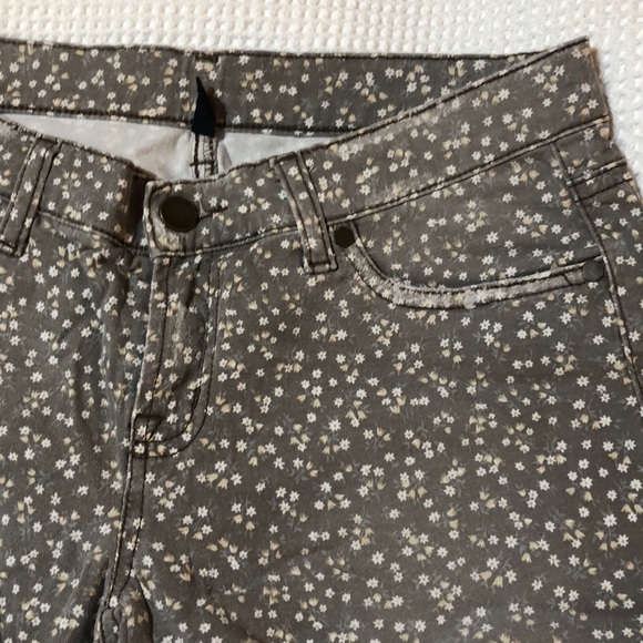 United Colors of Benetton Faded Frayed Pants - Picture 3 of 4